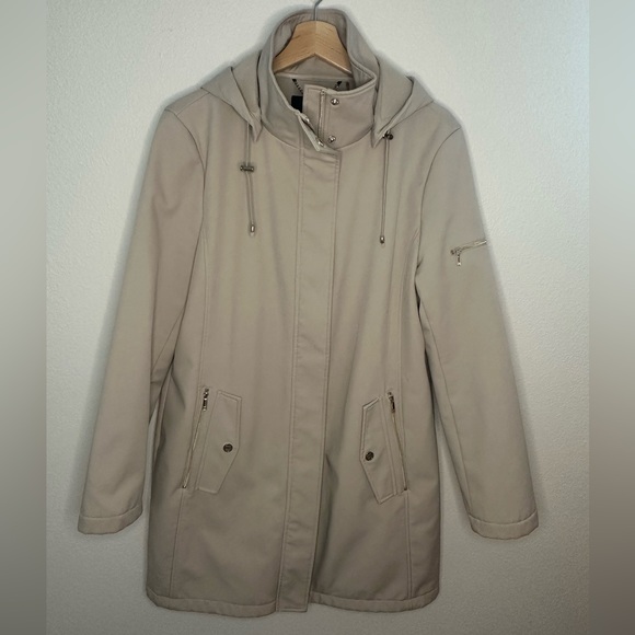 Ivanka Trump Jackets & Blazers - Ivanka Trump Ivory Trench Coat with Detachable Hood